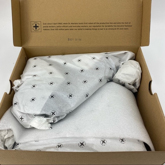 Dr. Martens 1460 SERENA COLLAR FAUX FUR LINED LACE UP BOOTS in BLACK Size 7 - Picture 5 of 15